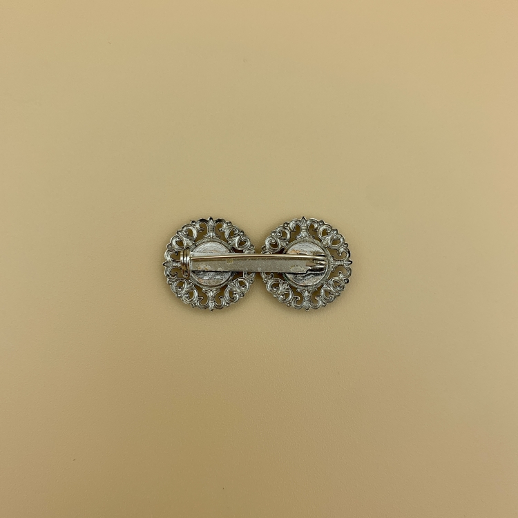 Anstecknadel R6 Rückseite