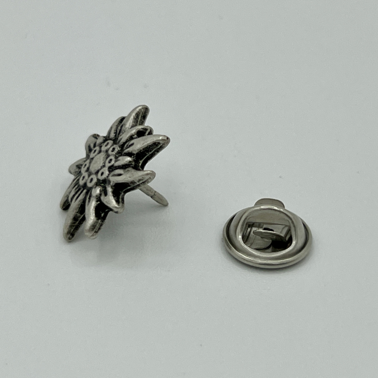 Edelweiß-Anstecknadel im Antik-Silber-Look