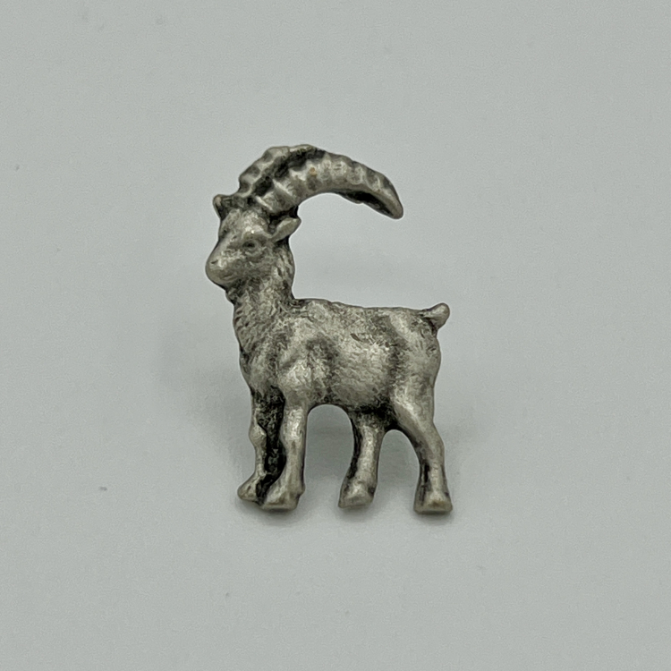 Steinbock-Anstecknadel im Antik-Silber-Look