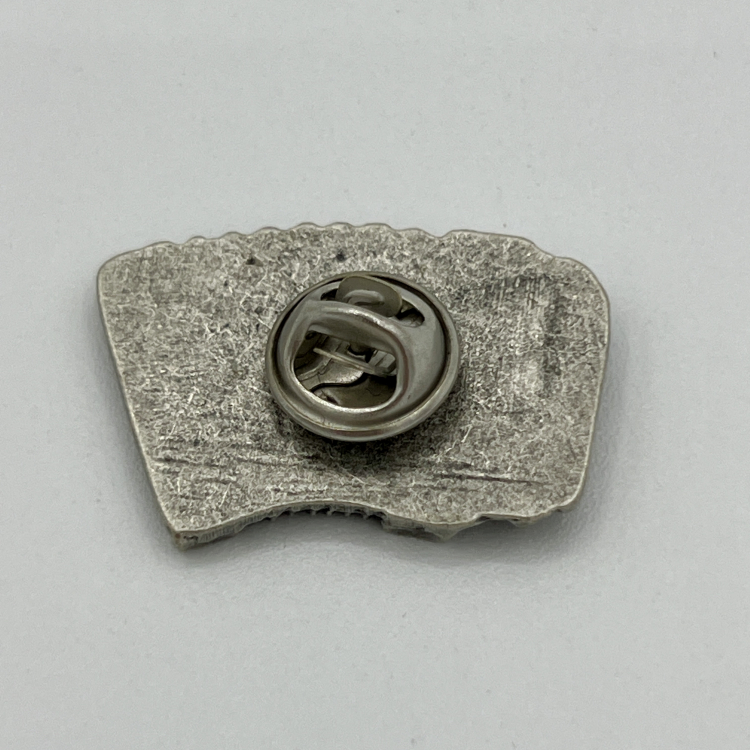 Ziehharmonika-Anstecknadel im Antik-Silber-Look