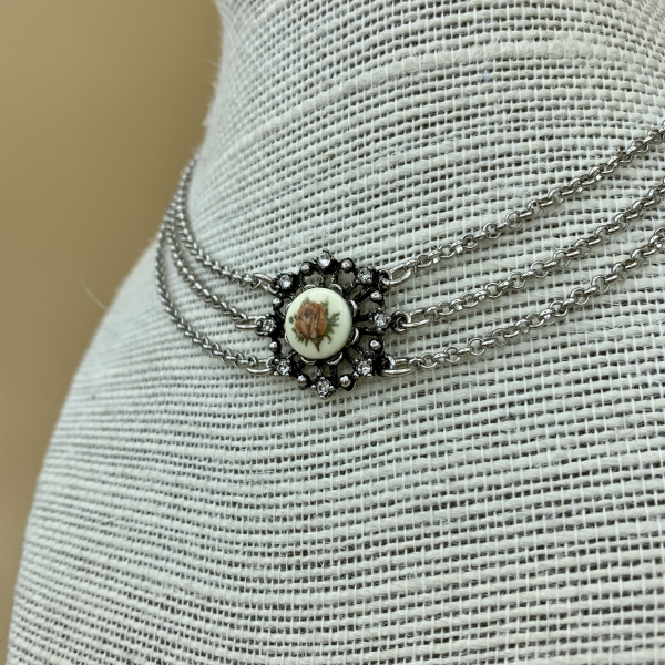 A252-R3 Collier Seite