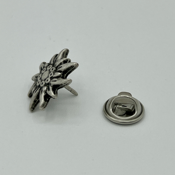 Edelweiß-Anstecknadel im Antik-Silber-Look